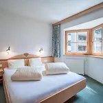 Roesslwirt 아파트 *